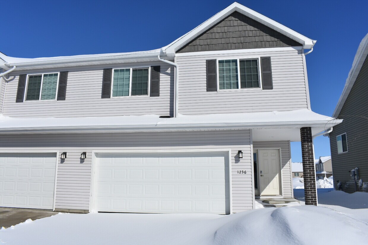 1236 S Beach Way, West Fargo, ND 58078 Townhome Rentals in West Fargo