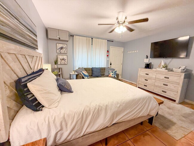 Foto del edificio - 14898 Granada Dr