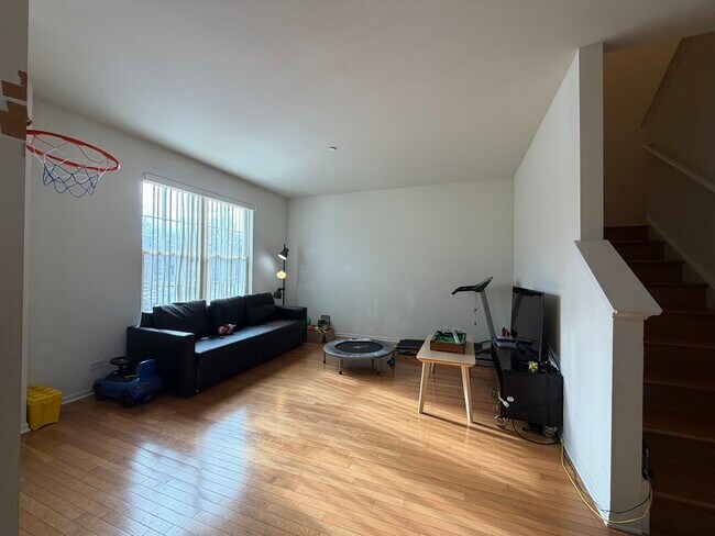 Foto del edificio - 2573 Waterbury Ln