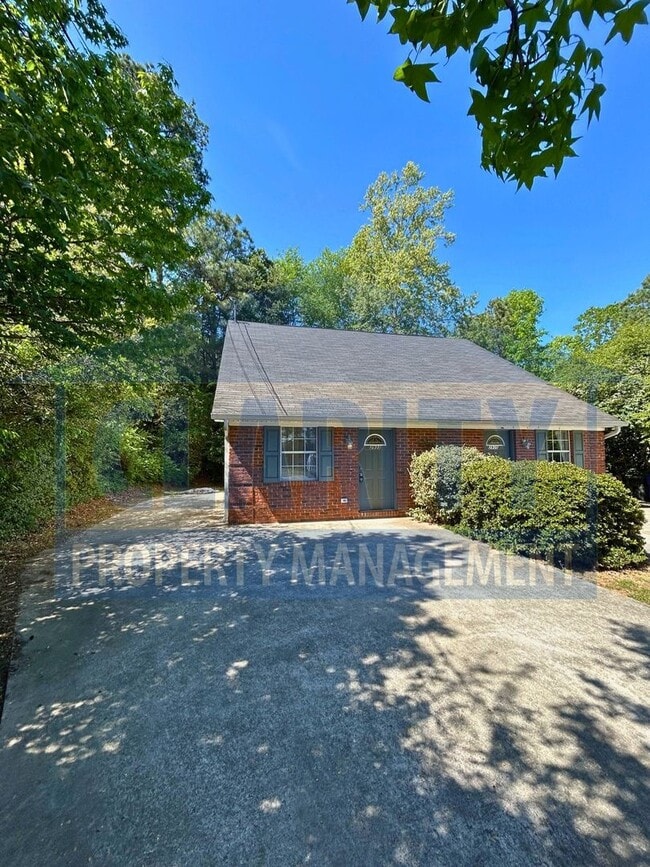 Building Photo - 2933 Adkisson Dr