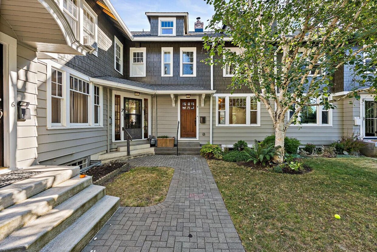 Foto principal - Modern 4-Story Townhouse in Tacoma’s Histo...