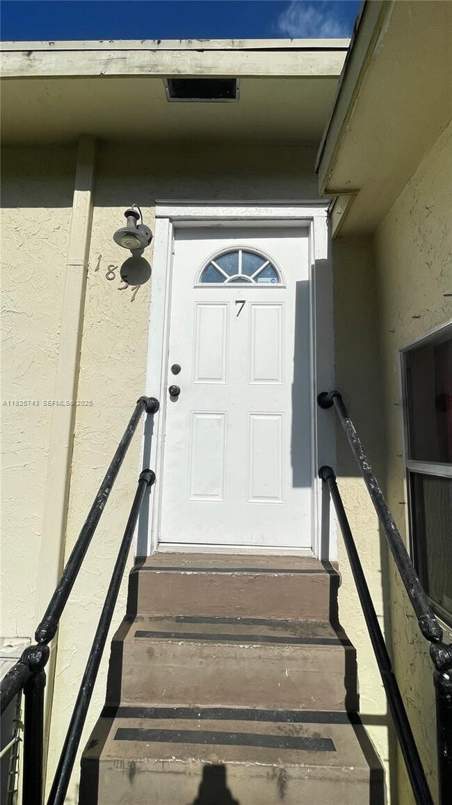 Building Photo - 1857 Buchanan St