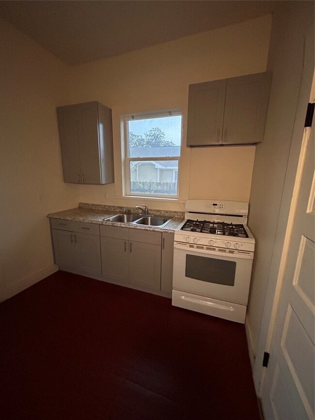 Building Photo - 6737 Ave E