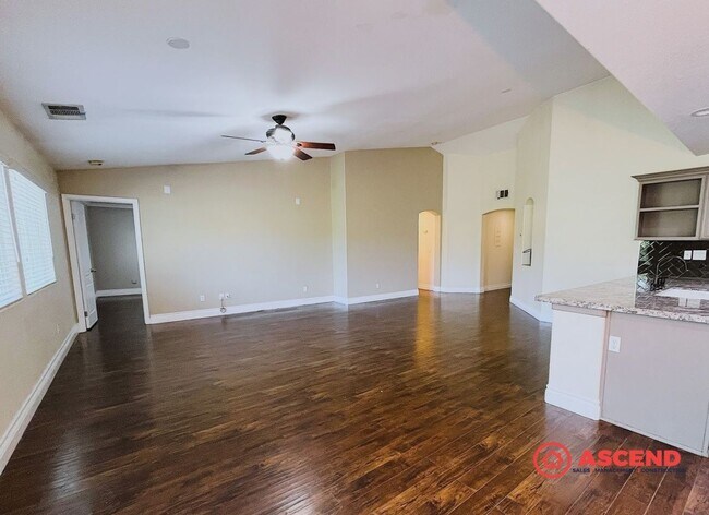 Foto del edificio - Beautiful NW Bakersfield Home | Cul-de-Sac Living + Solar