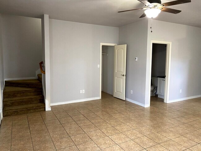 Building Photo - 906 Parkplace Ridge