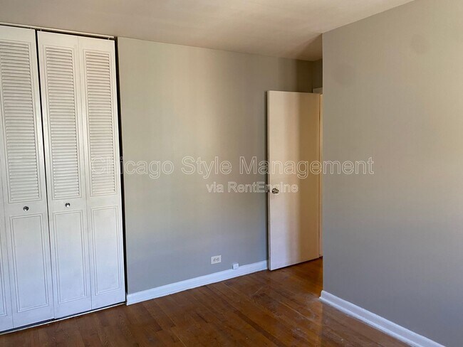 Foto del edificio - 9040 S Dauphin Ave