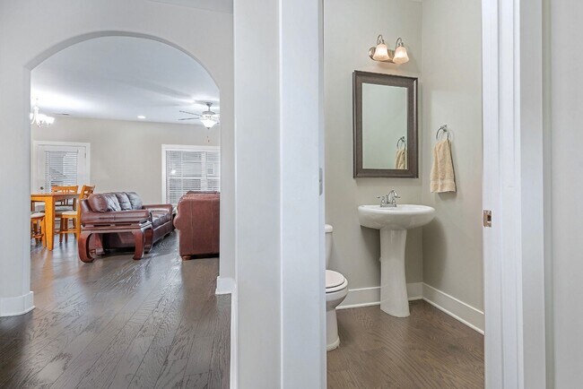 Foto del edificio - 4 br, 3.5 bath House - 168 Ferdinand Dr.