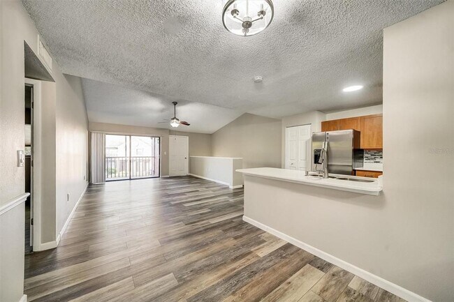 Foto del edificio - 5729 Baywater Dr