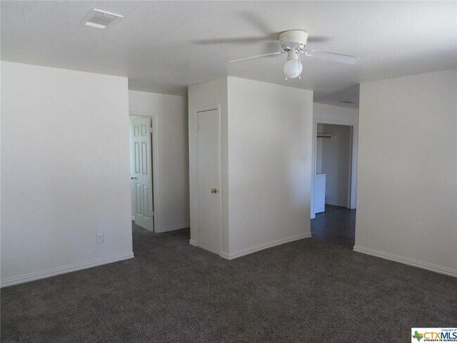 Building Photo - 1602 Benttree Dr