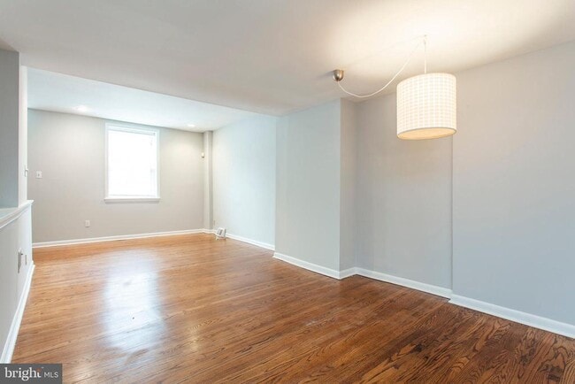 Building Photo - 434 Catharine St