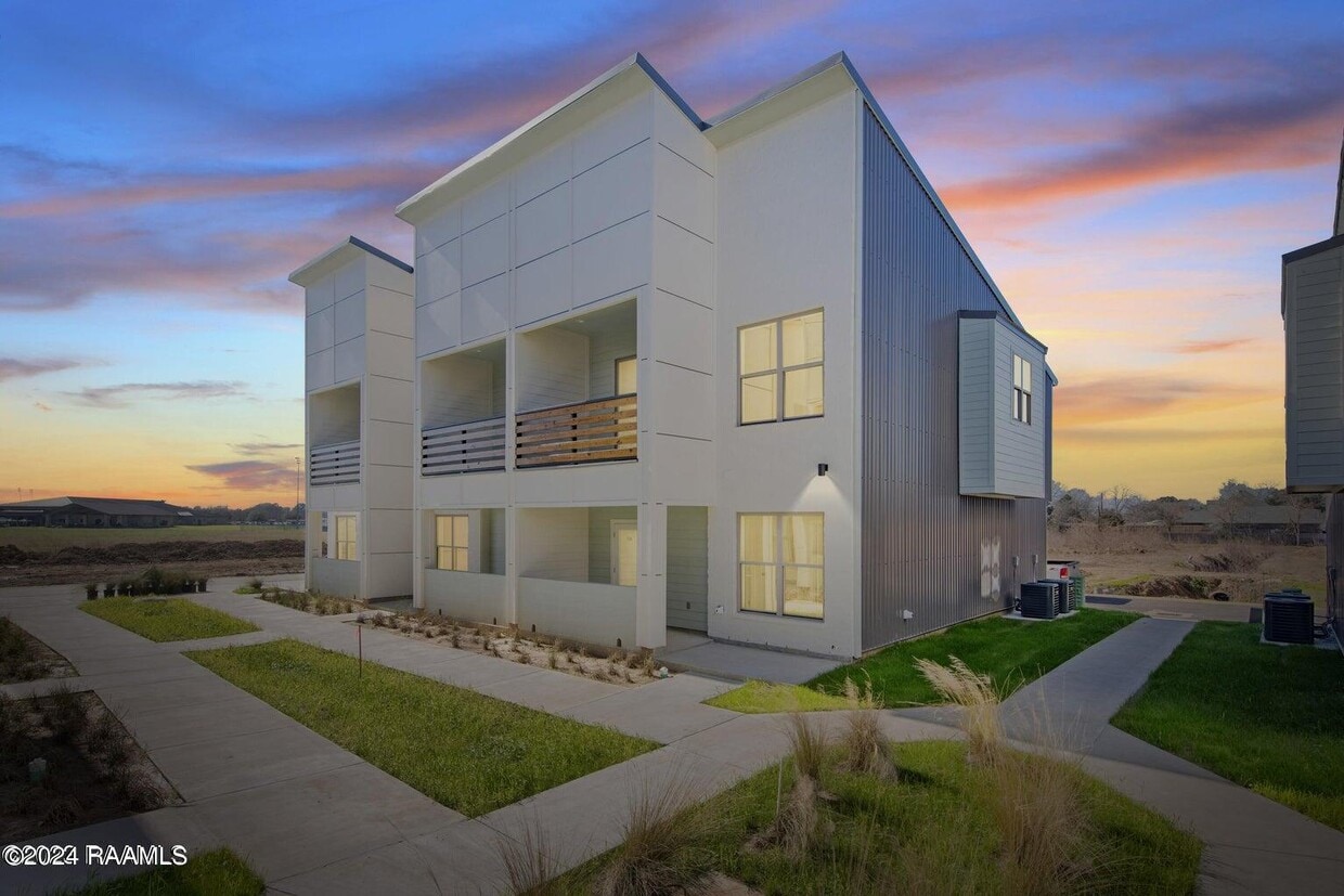 104 Canvasback, Youngsville, LA 70592 Townhome Rentals in Youngsville