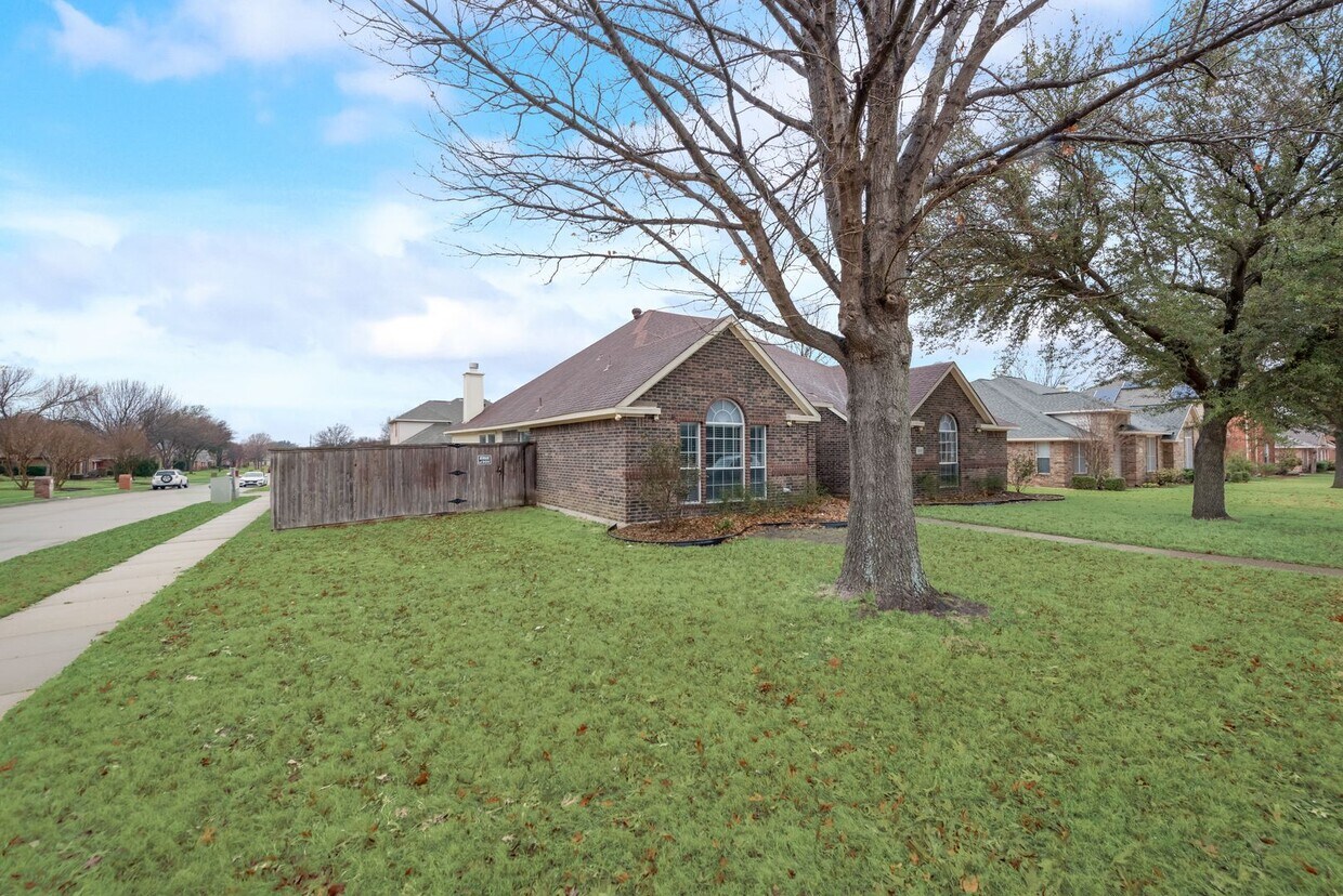 Beautiful custom Richardson Home! Plano ISD - Beautiful custom Richardson Home!  Plano ISD