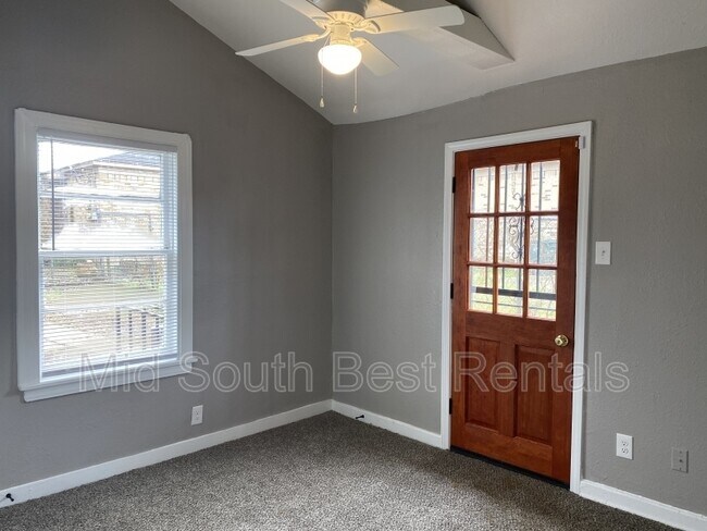 Building Photo - 2669 Carnes Ave