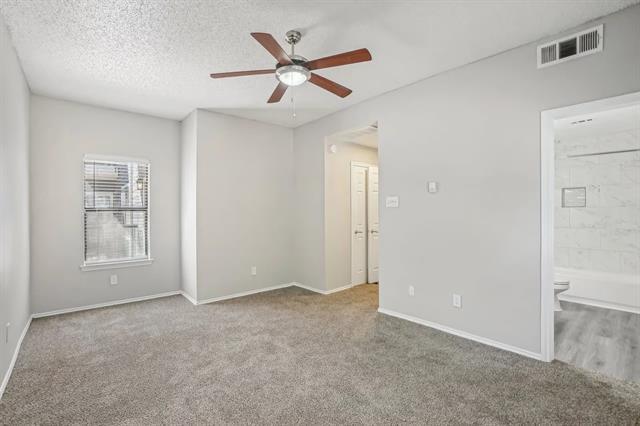 Foto del edificio - 9180 Forest Ln