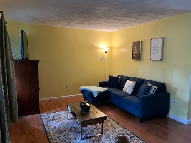 Foto del edificio - 755 Wellman Ave