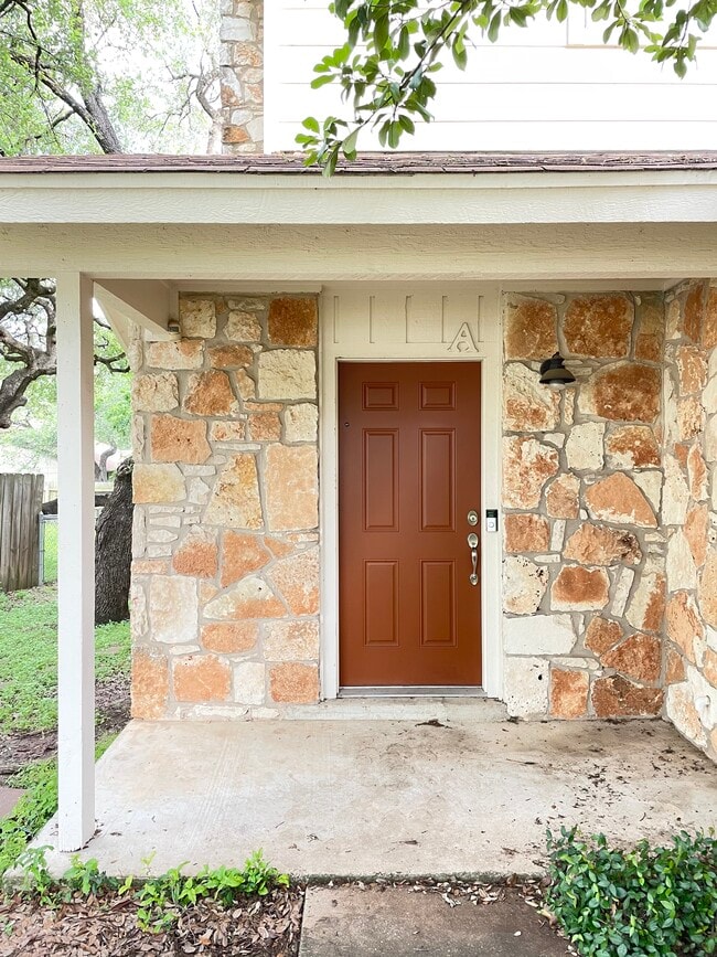 Building Photo - 9011 Sawtooth Ln