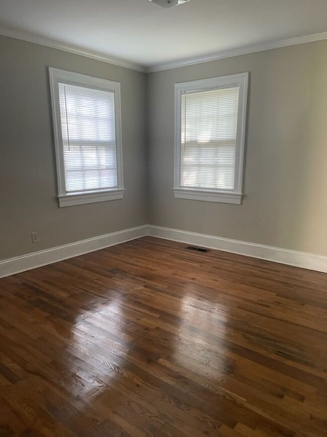 Building Photo - House for Rent