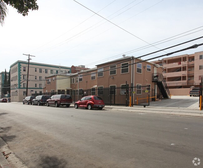 Foto del edificio - 1801-1805 W 5th St