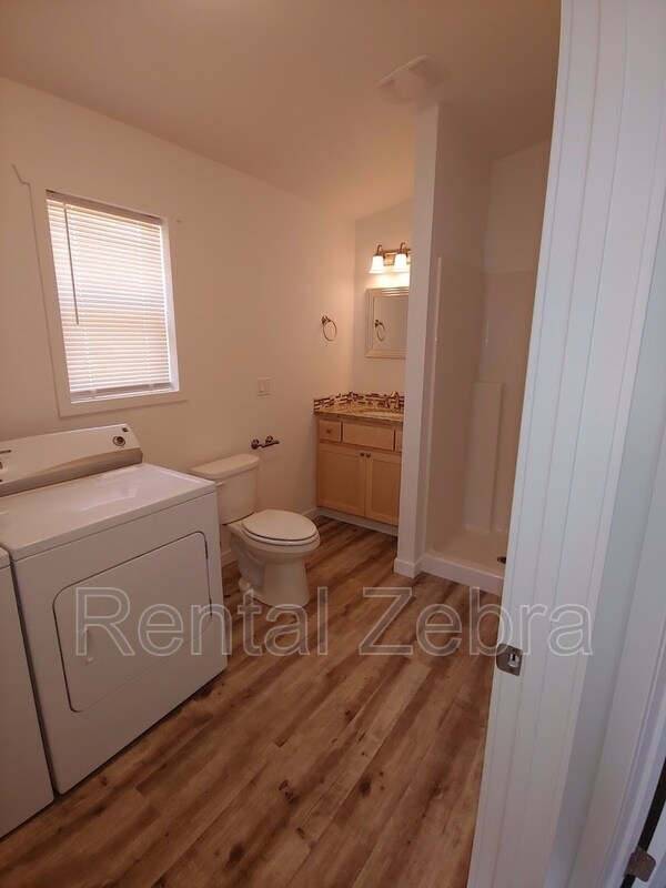 Foto del edificio - 921 NW Oak Ln
