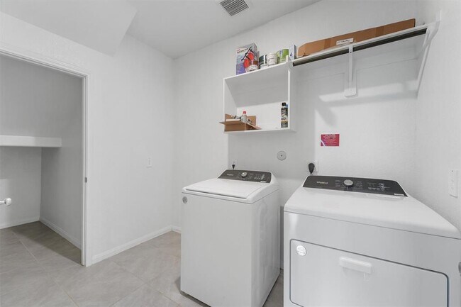 Building Photo - 1358 Eagle Pass Dr