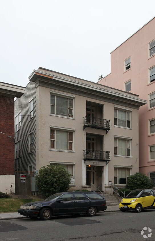 Granberg Apartments Seattle Wa Apartments Com