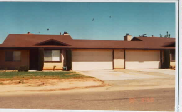 Building Photo - 20920 Little Beaver Rd