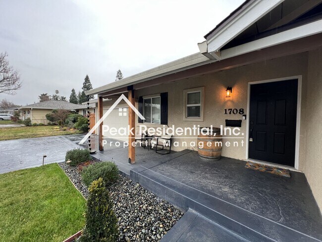 Foto del edificio - Nicely Updated 3bd/2ba Home with Spacious ...