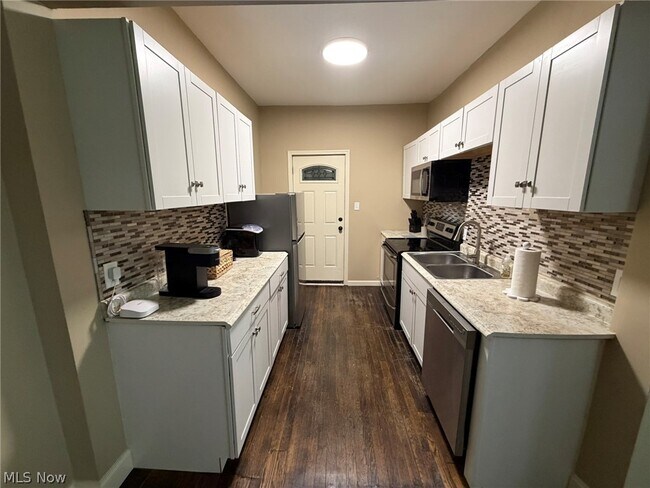 Building Photo - 3186 Euclid Heights Blvd