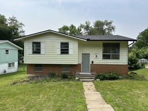 Building Photo - 2318 W Butler St