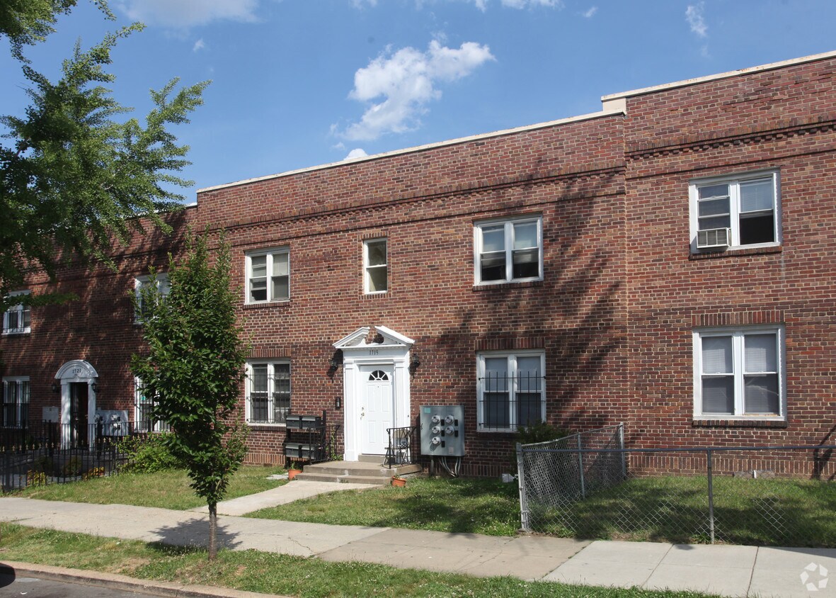 1719 Capitol Ave - 1719 Capitol Ave NE