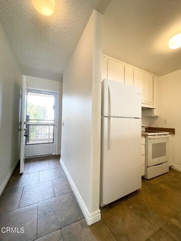 Building Photo - 237 E Surfside Dr