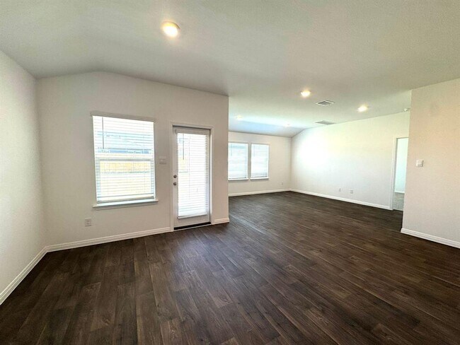 Foto del edificio - 346 Gladiola Lp