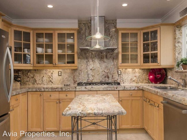 Foto del edificio - 4 br, 2 bath House - 101 Linden Ave