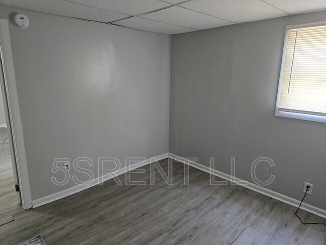 Foto del edificio - 236 S Mary Ellen St