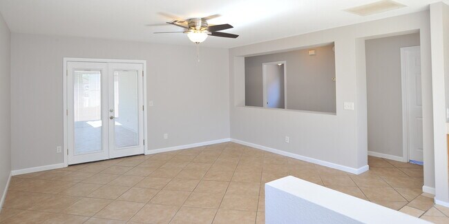 Building Photo - 1596 W Carey Belle Ct