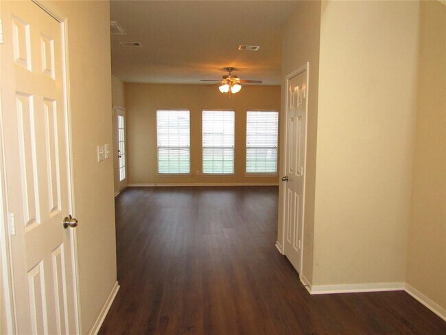 Foto del edificio - 9722 Walford Mill Ln