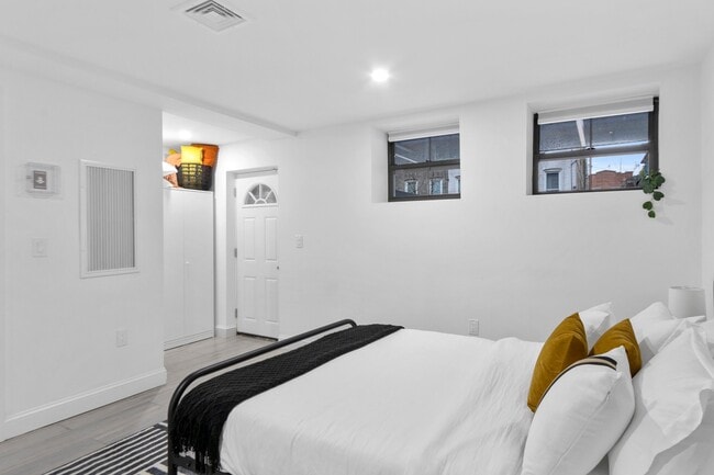 Foto del edificio - 432 Atkins Ave