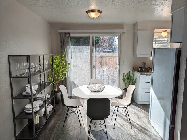 Foto del edificio - 2273 S Pond St