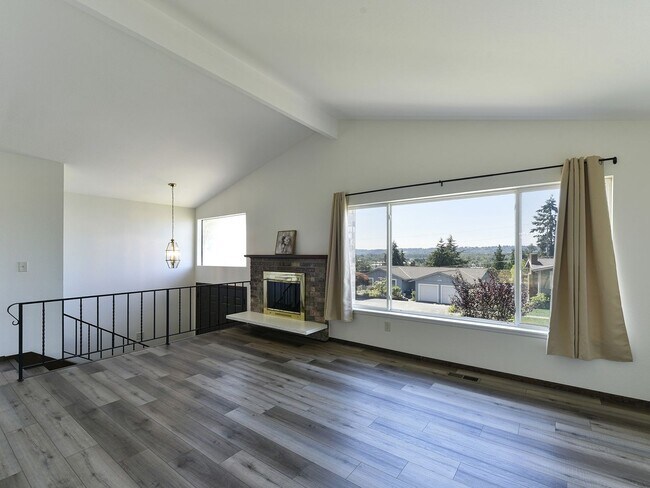 Foto del edificio - Spacious 3 Bedroom 2.25 Bath Home Renton Talbot Hill Area Available Now!