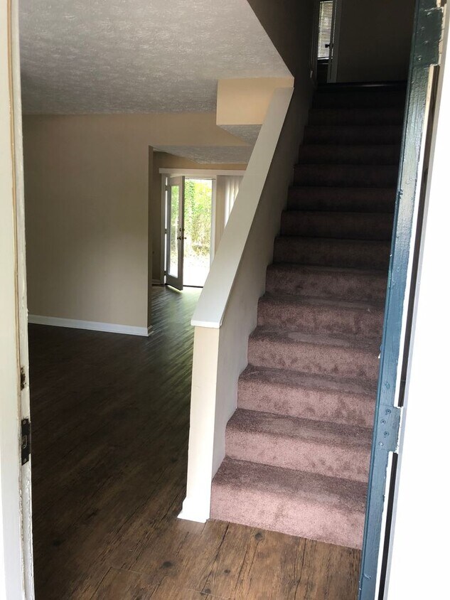 Primary Photo - 2 Bedroom 1.5 Bath Townhouse
