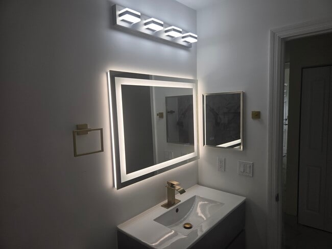 Foto del edificio - 716 Truman St