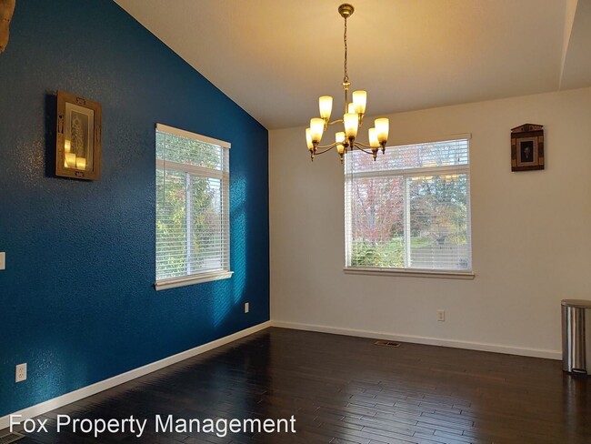 Building Photo - 4 br, 3 bath House - 10184 Wyandott Circle N