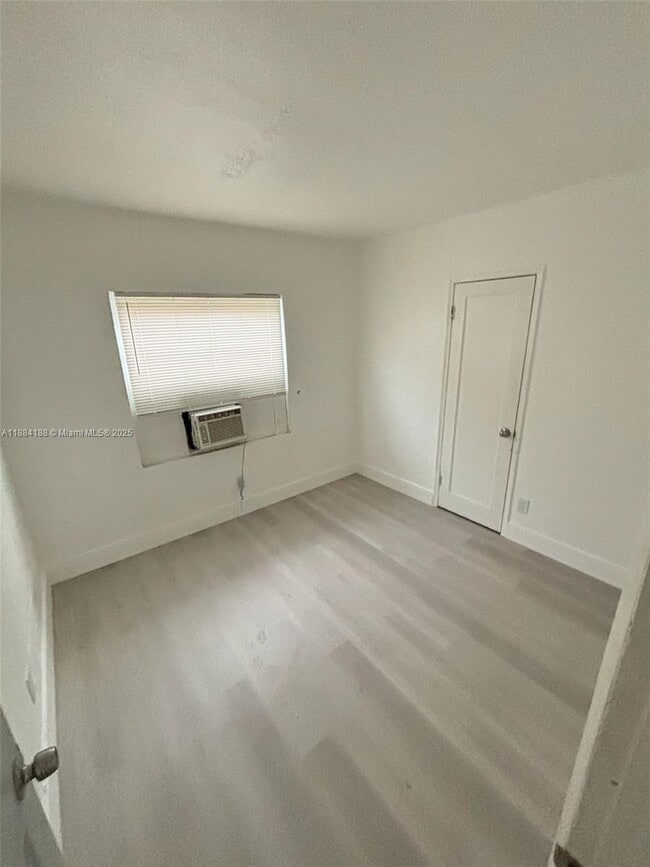 Foto del edificio - 6920 NW 6th Ct
