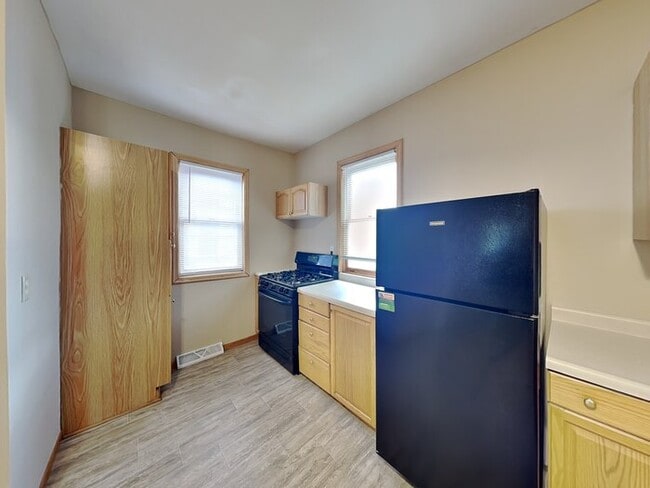 Foto del edificio - 3613 E 42nd St