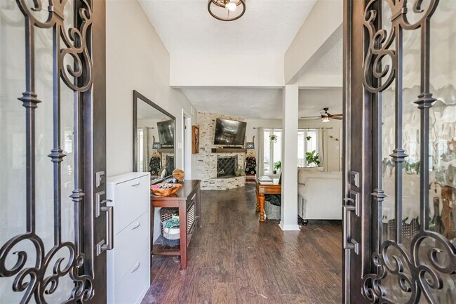 Building Photo - 6139 Queensloch Dr