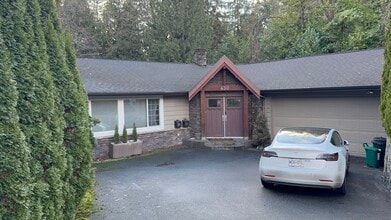 Building Photo - 430 Newlands Rd