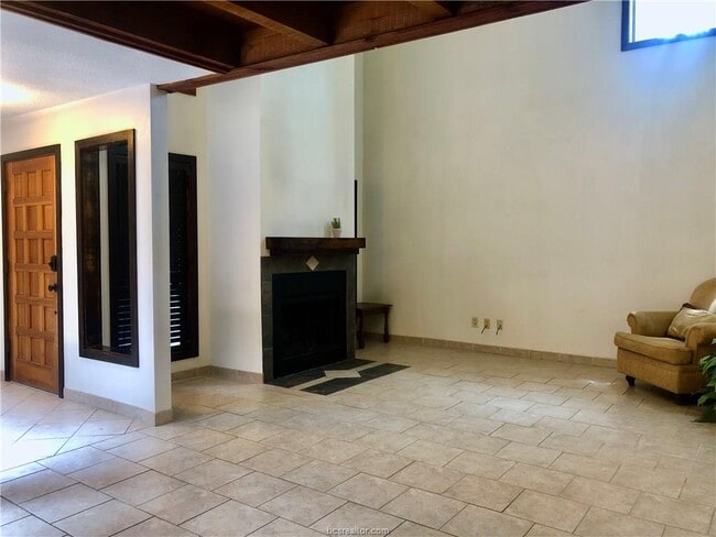 Building Photo - 1536 Wolf Run