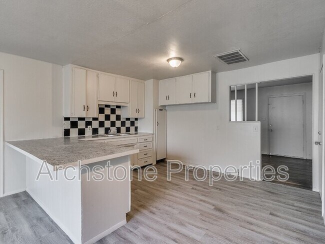 Foto del edificio - 937 N Locust Ln