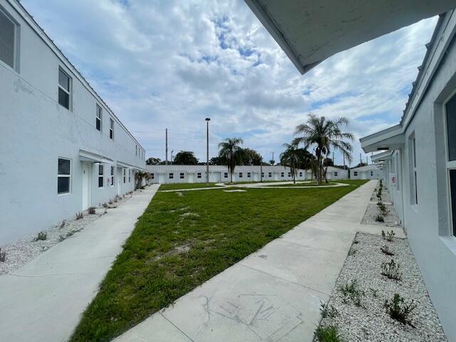 Foto del edificio - 4383 Windsor Ave