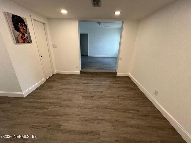 Foto del edificio - 822 E 60th St